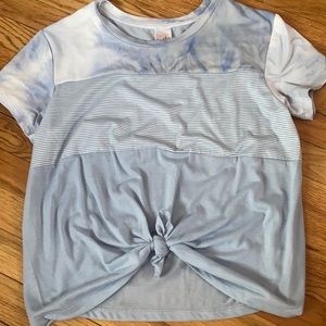 I am selling this belle du hour tee short sleeve! It so comfortable and soft!